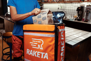 Сервис доставки еды Raketa начинает работу в Киеве